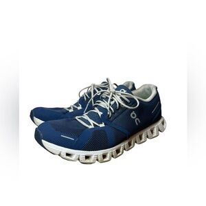 On Running On Cloud 5 Woman’s Sneaker Size 8.5